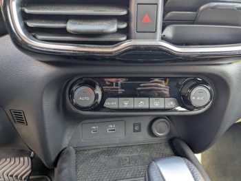 Photo 15 du bon plan NISSAN Juke 1.6 Hybrid 143ch N-Sport 2024 occasion à 25990 €