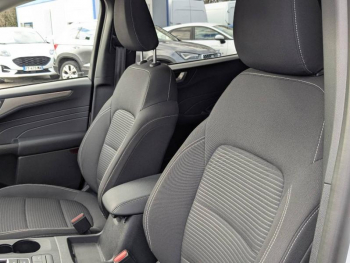 Photo 16 du bon plan FORD Kuga 2.5 Duratec 190ch FHEV E85 Titanium BVA occasion à 23490 €