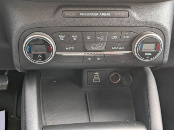 Photo 21 du bon plan FORD Kuga 2.5 Duratec 190ch FHEV E85 Titanium BVA occasion à 23490 €