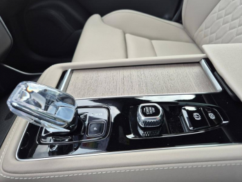 Photo 35 du bon plan VOLVO XC90 T8 AWD 455 Ultra Style Chrome Geartronic occasion à 102900 €