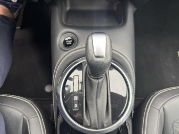 Photo 23 du bon plan NISSAN Juke 1.6 Hybrid 143ch Première Edition 2022.5 occasion à 21490 €