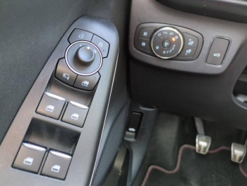 Photo 15 du bon plan FORD Puma 1.5 EcoBoost 200ch S&S ST occasion à 25990 €