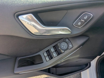 Photo 12 du bon plan FORD Fiesta 1.0 Flexifuel 95ch  Titanium X 5p occasion à 15990 €