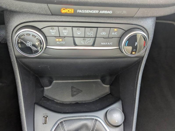 Photo 20 du bon plan FORD Fiesta 1.0 Flexifuel 95ch  Titanium X 5p occasion à 15990 €