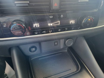 Photo 26 du bon plan NISSAN Qashqai e-POWER 190ch Tekna occasion à 26490 €