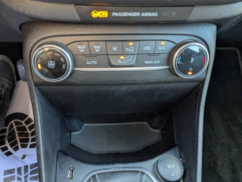 Photo 18 du bon plan FORD Fiesta 1.0 Flexifuel 95ch Titanium Business 5p occasion à 14990 €