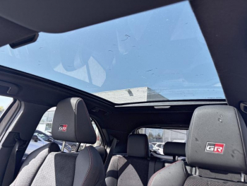 Photo 17 du bon plan TOYOTA Yaris Cross 116h GR Sport MY22 occasion à 23590 €