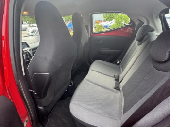 Photo 16 du bon plan TOYOTA Aygo 1.0 VVT-i 72ch x-play 5p MY20 occasion à 10690 €