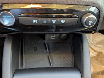 Photo 19 du bon plan FORD Kuga 2.5 Duratec 180ch Hybrid FlexiFuel Titanium Business Powershift occasion à 29960 €