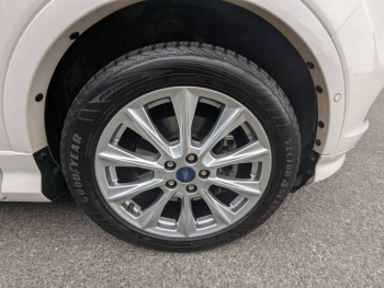 Photo 9 du bon plan FORD Kuga 2.0 TDCi 150ch Stop&Start Vignale 4x2 Euro6.2 occasion à 18970 €