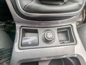 Photo 21 du bon plan FORD Kuga 2.0 TDCi 150ch Stop&Start Vignale 4x2 Euro6.2 occasion à 18970 €