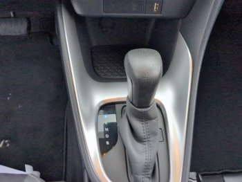 Photo 10 du bon plan TOYOTA Yaris 116h Design 5p MY22 occasion à 19990 €