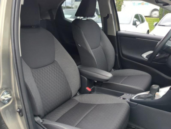 Photo 18 du bon plan TOYOTA Yaris 116h Design 5p MY22 occasion à 19990 €