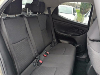Photo 19 du bon plan TOYOTA Yaris 116h Design 5p MY22 occasion à 19990 €