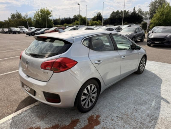 Photo 5 du bon plan KIA Cee'd 1.0 T-GDi 120ch ISG Active occasion à 10890 €