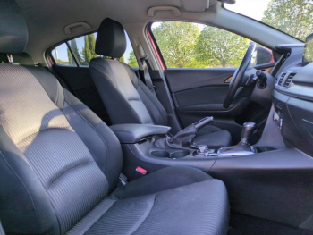 Photo 14 du bon plan MAZDA Mazda 3 2.2 SKYACTIV-D 150 Dynamique BVA 5p occasion à 12900 €