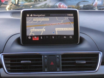 Photo 20 du bon plan MAZDA Mazda 3 2.2 SKYACTIV-D 150 Dynamique BVA 5p occasion à 12900 €