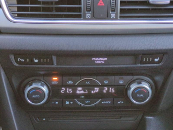 Photo 23 du bon plan MAZDA Mazda 3 2.2 SKYACTIV-D 150 Dynamique BVA 5p occasion à 12900 €