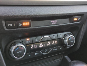 Photo 27 du bon plan MAZDA Mazda 3 2.2 SKYACTIV-D 150 Dynamique BVA 5p occasion à 12900 €