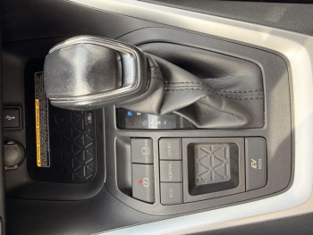 Photo 22 du bon plan TOYOTA RAV4 Hybride 218ch Collection 2WD occasion à 27890 €