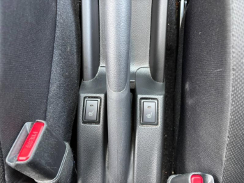 Photo 21 du bon plan SUZUKI Swift 1.2 Dualjet Hybrid 83ch Pack occasion à 15990 €