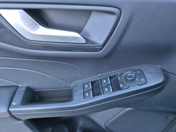 Photo 21 du bon plan FORD Kuga 2.5 Duratec 225ch PHEV ST-Line X BVA occasion à 27990 €