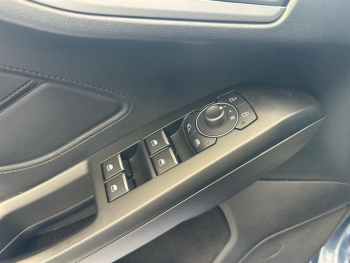 Photo 12 du bon plan FORD Focus 1.0 Flexifuel mHEV 125ch Titanium Style occasion à 18590 €