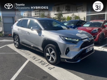 Photo 19 du bon plan TOYOTA RAV4 2.5 Hybride Rechargeable 306ch Design AWD-i MY23 occasion à 39490 €