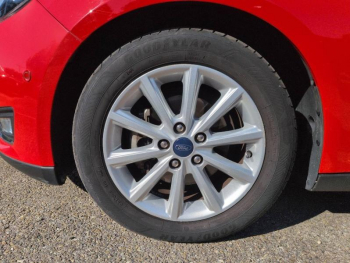 Photo 9 du bon plan FORD Focus 1.0 EcoBoost 125ch Stop&Start Titanium BVA6 occasion à 12490 €