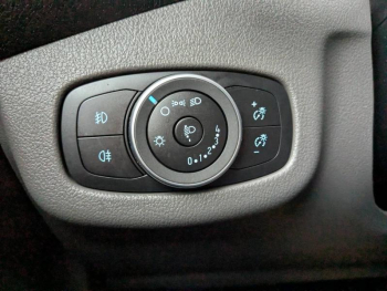Photo 18 du bon plan FORD Transit Connect VUL L1 1.0E 100ch E85 Trend Business occasion à 14890 €