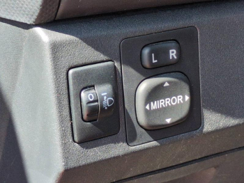 Photo 18 du bon plan TOYOTA Yaris 69 VVT-i In 5p occasion à 5990 €