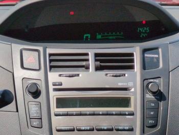 Photo 22 du bon plan TOYOTA Yaris 69 VVT-i In 5p occasion à 5990 €