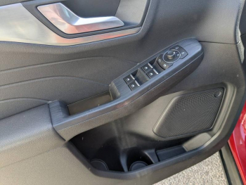 Photo 12 du bon plan FORD Kuga 2.5 Duratec 225ch PHEV Titanium BVA occasion à 23989 €