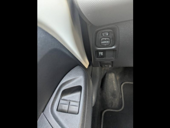 Photo 23 du bon plan PEUGEOT 108 VTi 72 Style BMP5 5p occasion à 7990 €