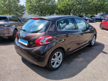 Photo 4 du bon plan PEUGEOT 208 1.6 e-HDi FAP Allure BMP6  5p occasion à 7990 €