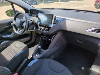 Photo 14 du bon plan PEUGEOT 208 1.6 e-HDi FAP Allure BMP6  5p occasion à 7990 €
