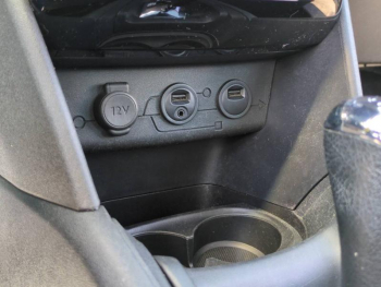 Photo 22 du bon plan PEUGEOT 208 1.6 e-HDi FAP Allure BMP6  5p occasion à 7990 €