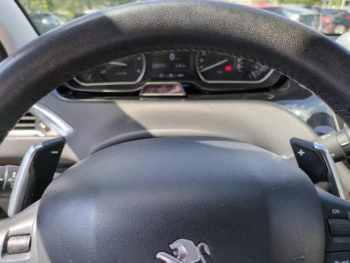 Photo 25 du bon plan PEUGEOT 208 1.6 e-HDi FAP Allure BMP6  5p occasion à 7990 €