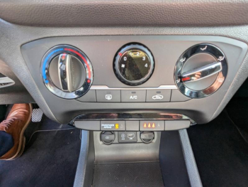 Photo 20 du bon plan HYUNDAI i20 1.2 84ch Intuitive occasion à 12412 €