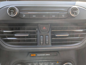 Photo 24 du bon plan FORD Focus 1.0 Flexifuel mHEV 125ch ST-Line Style occasion à 21963 €