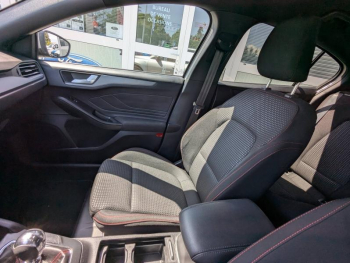 Photo 28 du bon plan FORD Focus 1.0 Flexifuel mHEV 125ch ST-Line Style occasion à 21963 €