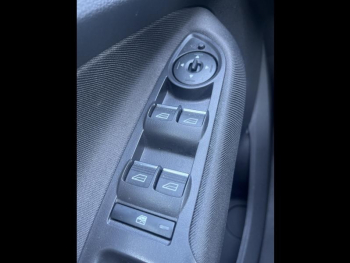 Photo 17 du bon plan FORD C-MAX 1.0 EcoBoost 125ch Stop&Start Sport Euro6.2 occasion à 14490 €