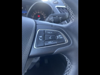 Photo 23 du bon plan FORD C-MAX 1.0 EcoBoost 125ch Stop&Start Sport Euro6.2 occasion à 14490 €