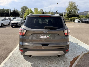 Photo 6 du bon plan FORD Kuga 2.0 TDCi 150ch Stop&Start Titanium 4x2 occasion à 15900 €