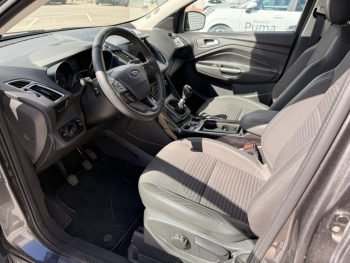 Photo 11 du bon plan FORD Kuga 2.0 TDCi 150ch Stop&Start Titanium 4x2 occasion à 15900 €