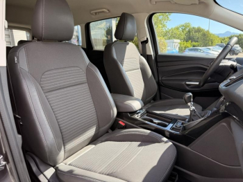 Photo 27 du bon plan FORD Kuga 2.0 TDCi 150ch Stop&Start Titanium 4x2 occasion à 15900 €