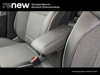 Photo 20 du bon plan RENAULT Clio 1.6 E-Tech hybride 140ch Intens -21N occasion à 15490 €