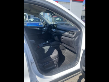Photo 14 du bon plan FORD Kuga 2.5 Duratec 190ch FHEV E85 Titanium BVA occasion à 21990 €