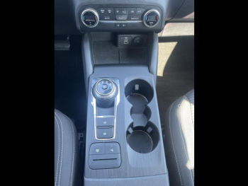 Photo 21 du bon plan FORD Kuga 2.5 Duratec 190ch FHEV E85 Titanium BVA occasion à 21990 €