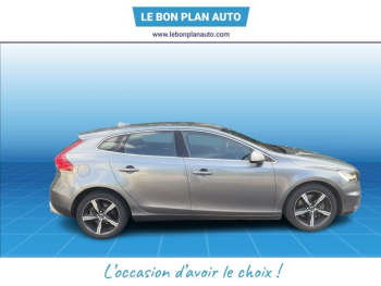 Photo 8 du bon plan VOLVO V40 T2 122ch R-Design Geartronic occasion à 14990 €